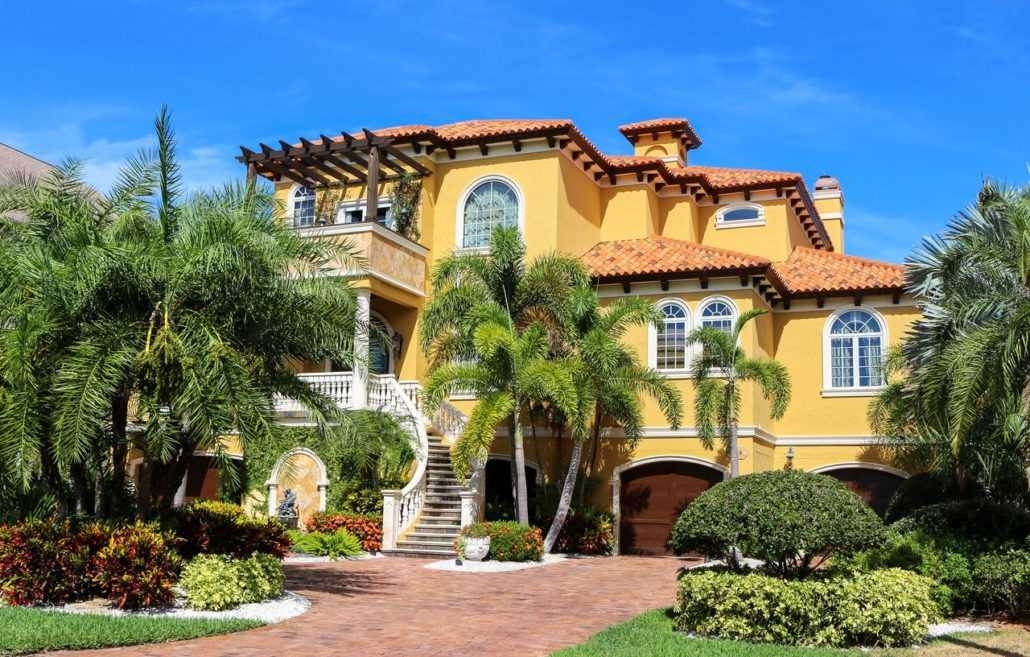 Stucco Wall and Roof Cleaning